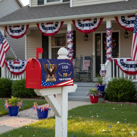 InIsaJace seasonal display supports Independence Day and year-round patriotism.