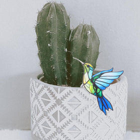 INOOMP acrylic bird figurine closeup highlights artisanal craftsmanship