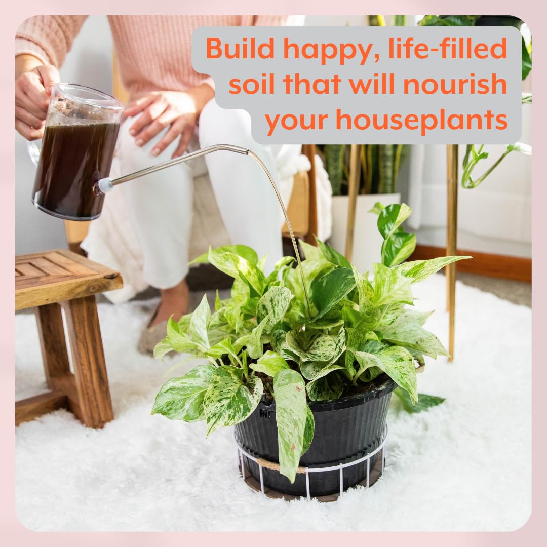 INSTANT BIOLOGICS Instant Plant Support tablet added to potting soil for application