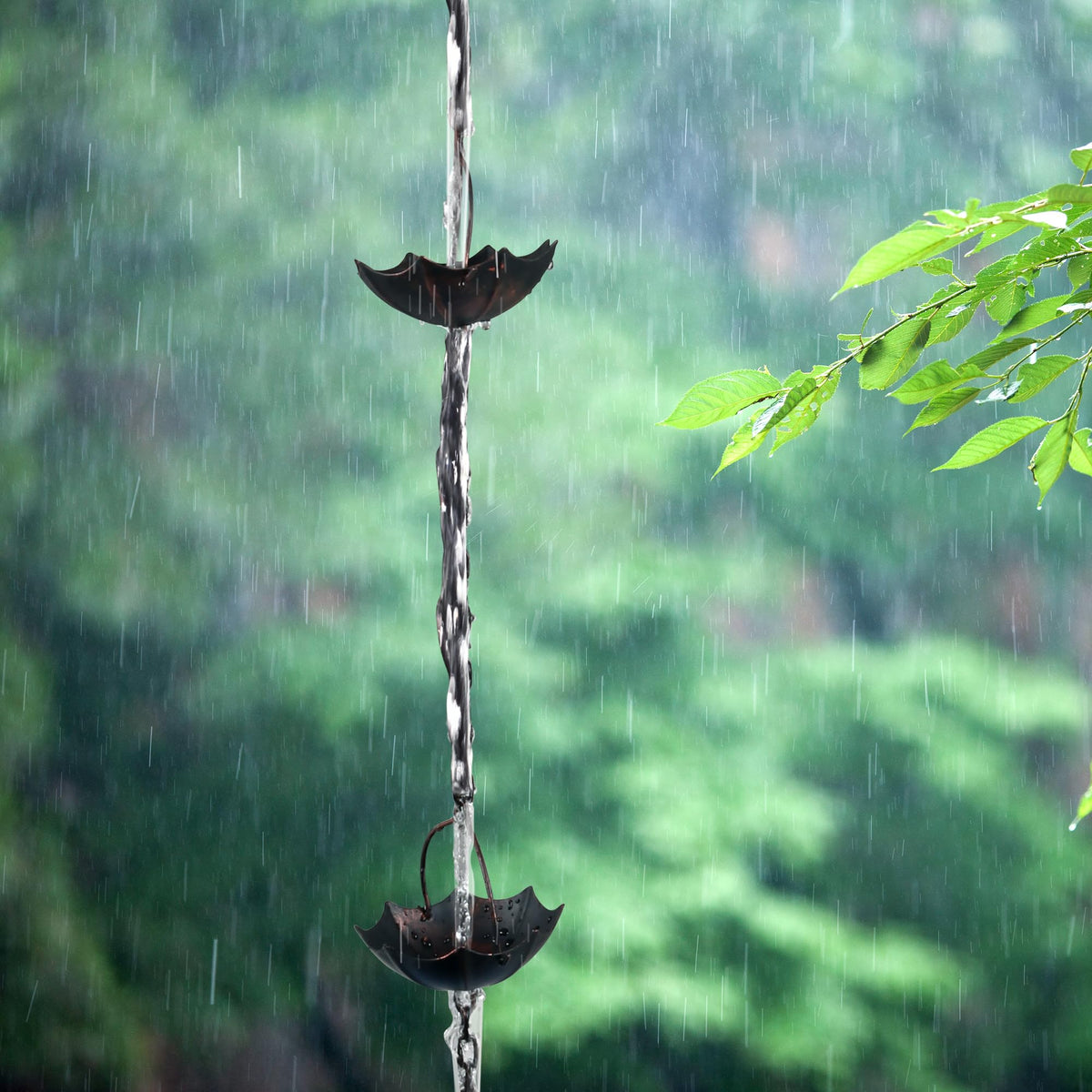 Invech adjustable hanging rain chain length adapts to diverse home heights.