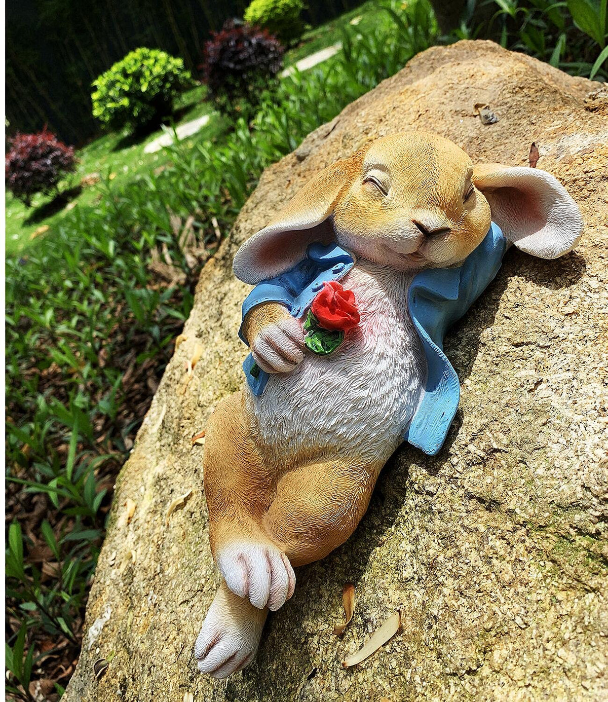 iRonrain pigments ensure vivid eco-friendly color on garden sculpture.
