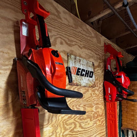 iulrtba heavy-duty 180lbs capacity demonstrated on sturdy wall rack