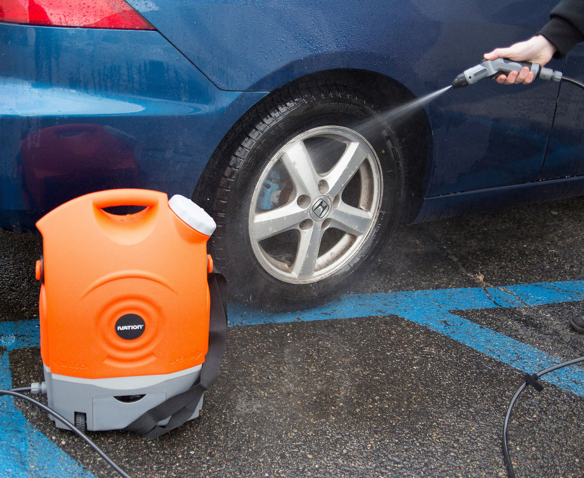 Ivation washer with integrated roller wheels for easy transport