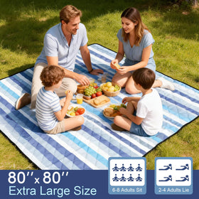 Jactum blanket folded into a tote for easy carrying and storage.