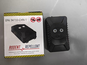 JahyElec flashing lights deter rodents visibly as they approach.