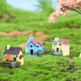 JANOU mini house diorama setup—versatile garden decor to spark micro-landscape creativity.