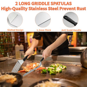 Jardeasy grill tongs and fork in action for precise flipping