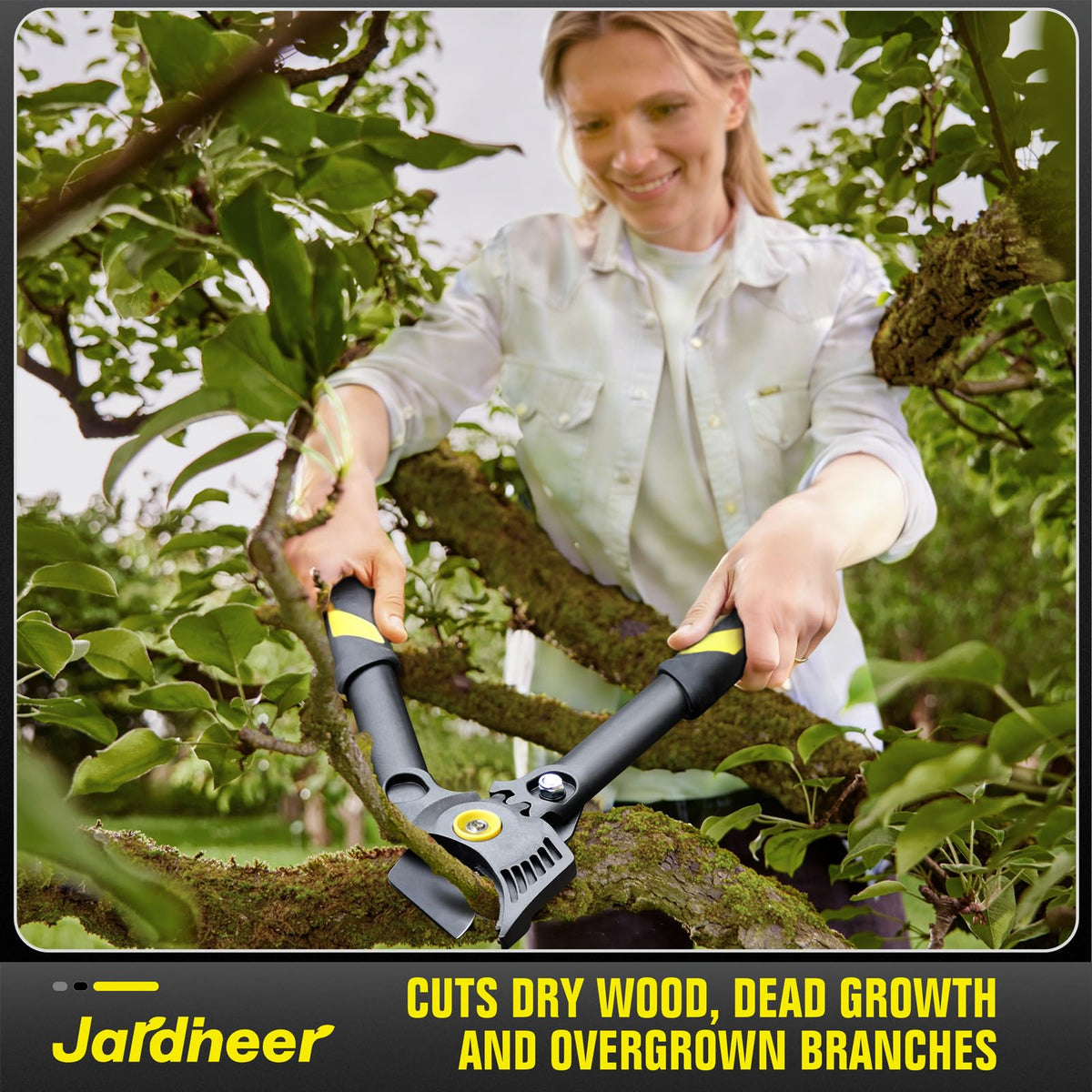 Non-stick coating on Jardineer blade resists sap buildup for easier cleanup.