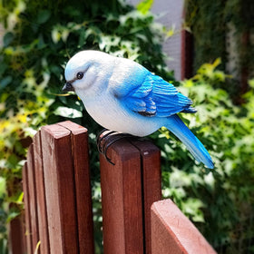 Jarpsiry bird ornament for patios and porches.