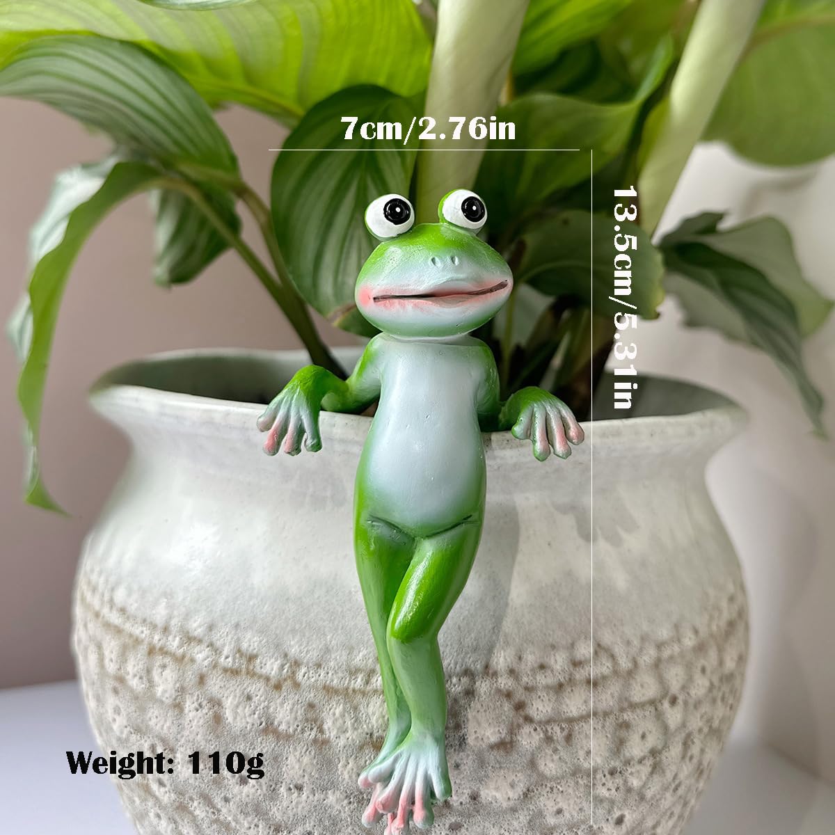 JARPSIRY climbing frog figurine, left-side view, vibrant resin for yard and balcony decor.