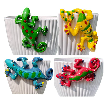 JARPSIRY blue climbing gecko hugger decor for outdoor pots