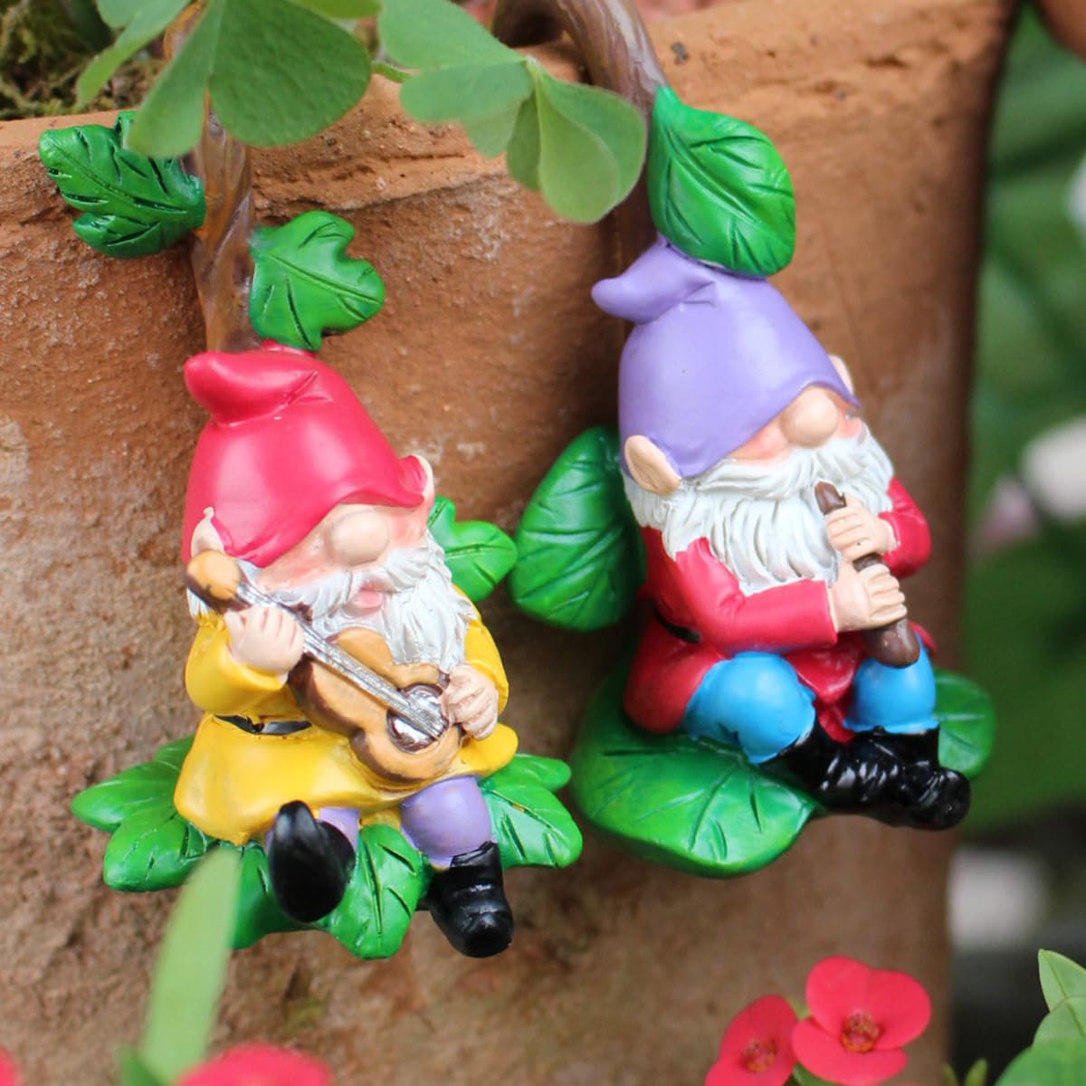 JARPSIRY rope-hanging gnome adds whimsy to pots and shelves