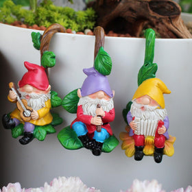 JARPSIRY hand-painted gnome with textured finish