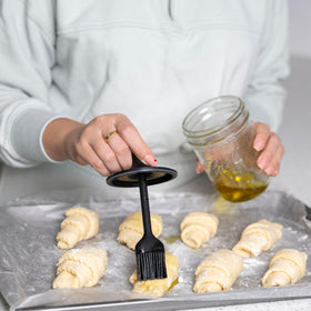 Jarware lid rests on jar rim for quick setup during cooking.