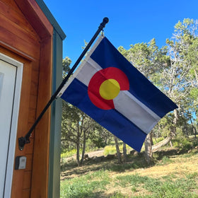Jayus flag demonstrates UV and wind resistance for outdoor use