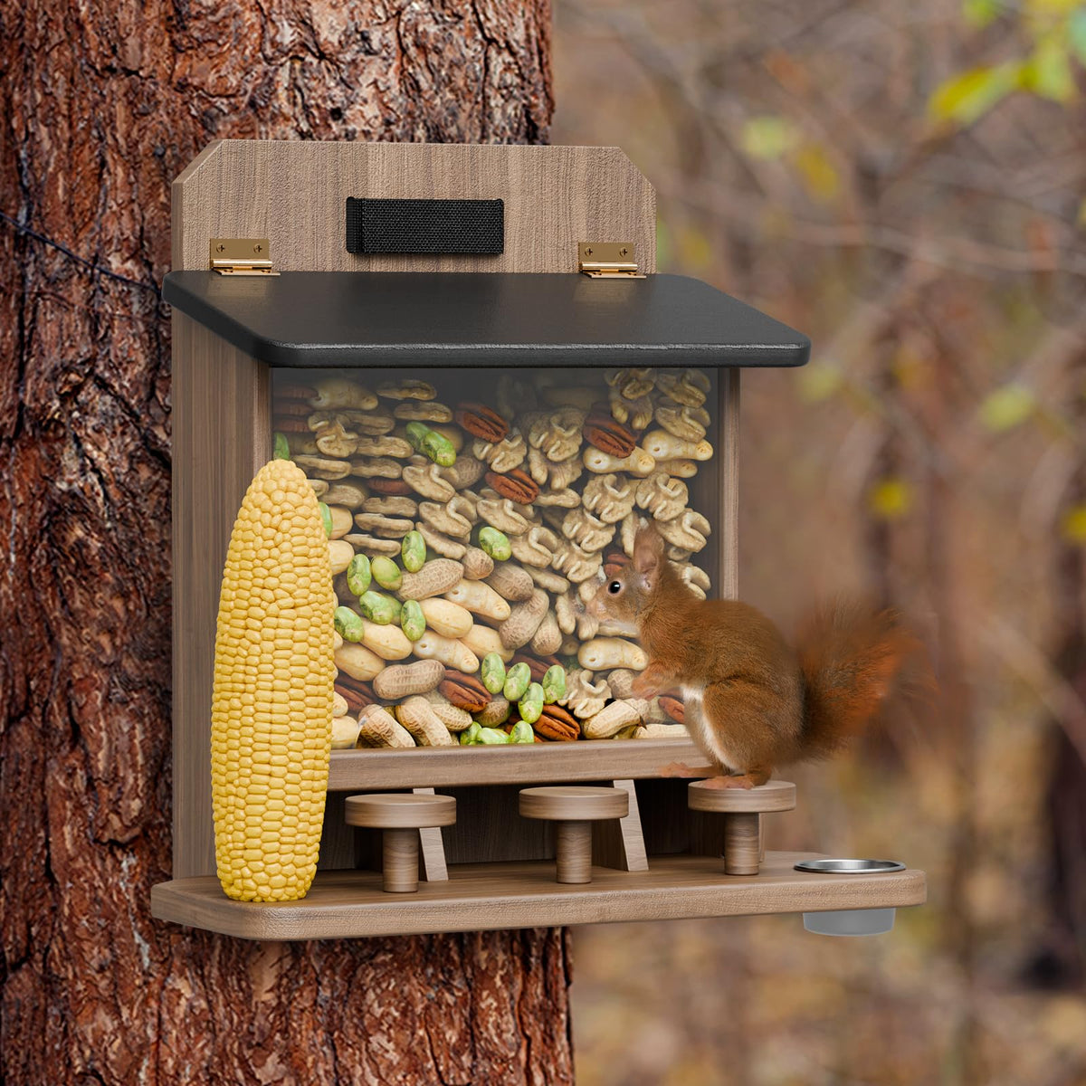 JAZUIHA picnic-table design creates a charming feeding area.