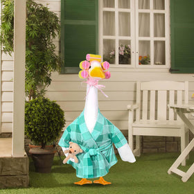 JcHrmers durable fabrics keep goose outfits looking fresh across seasons