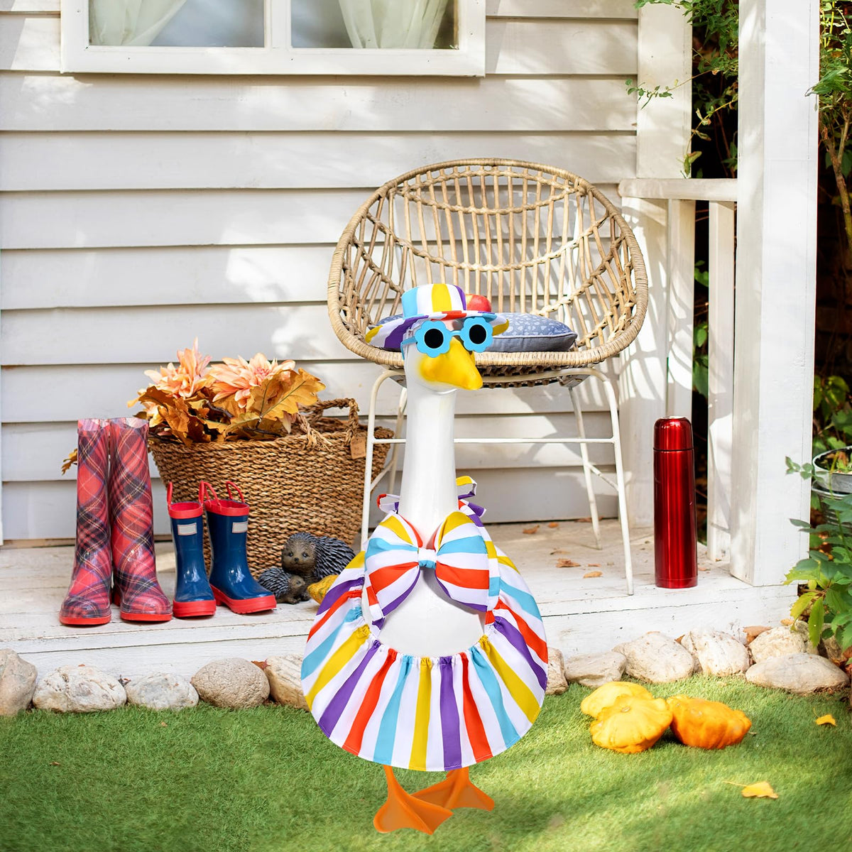 JcHrmers easy-to-assemble Hawaiian goose outfit for quick seasonal setup.
