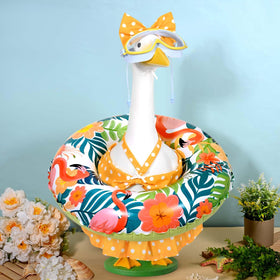 JcHrmers summer-goose outfit boosts outdoor party vibes