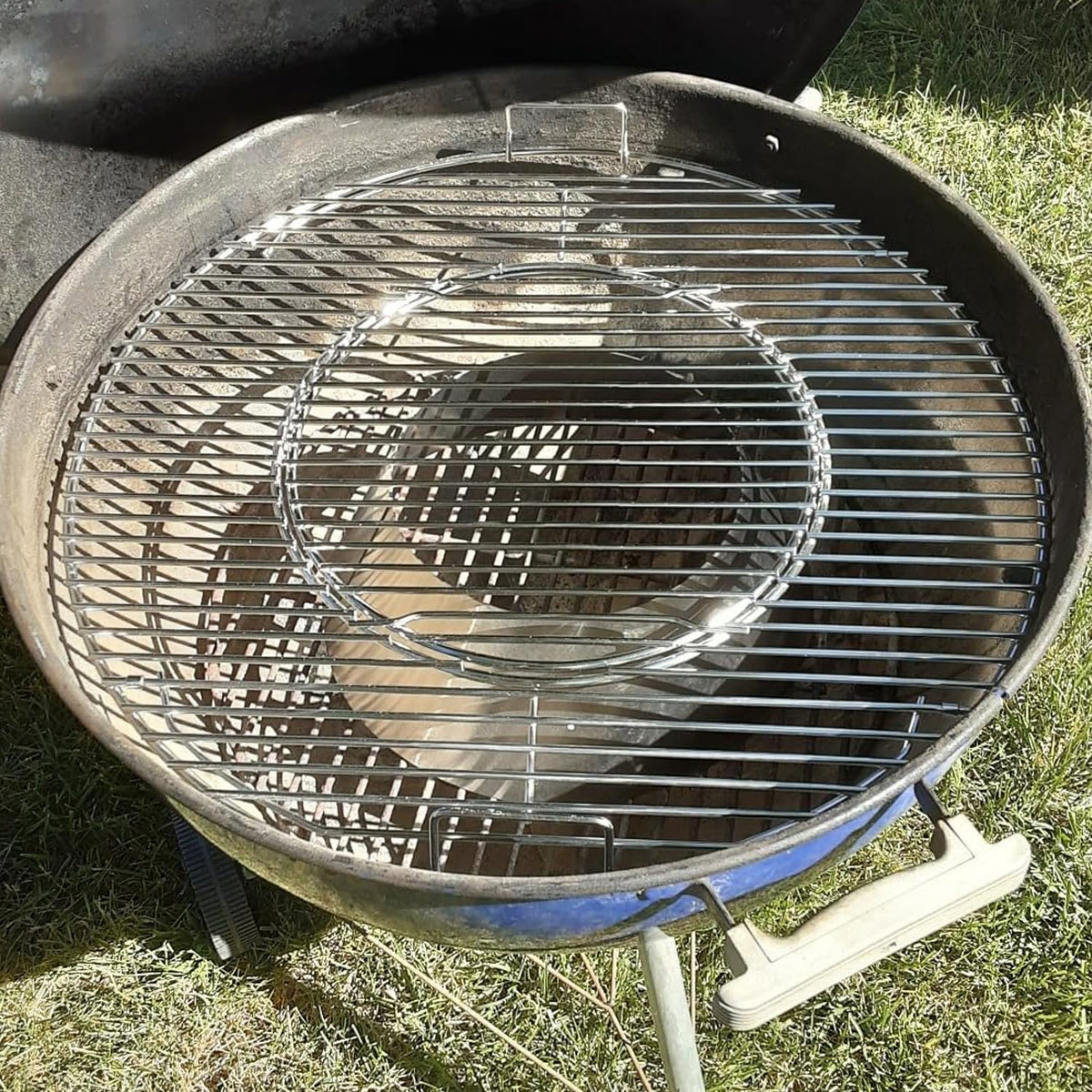 JCLMER built-in capability supports smoking chips and extra charcoal without removing the grate