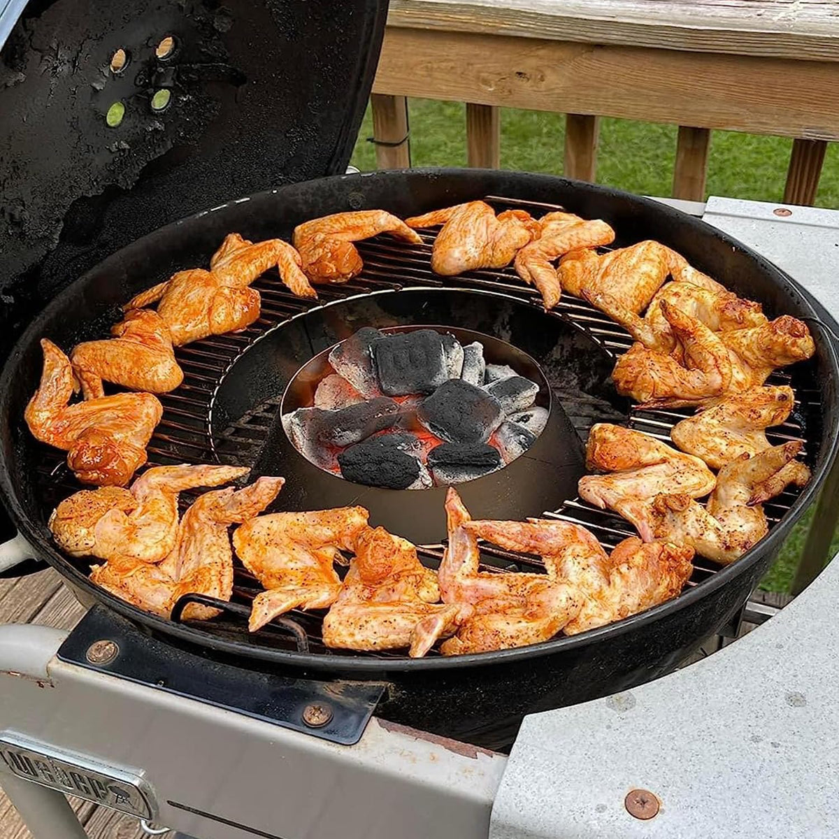 JCLMER 21.5-inch grate expands cooking space for burgers, steaks, and vegetables