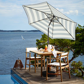 JEAREY 6-rib sturdy frame highlights durable construction for windy days.