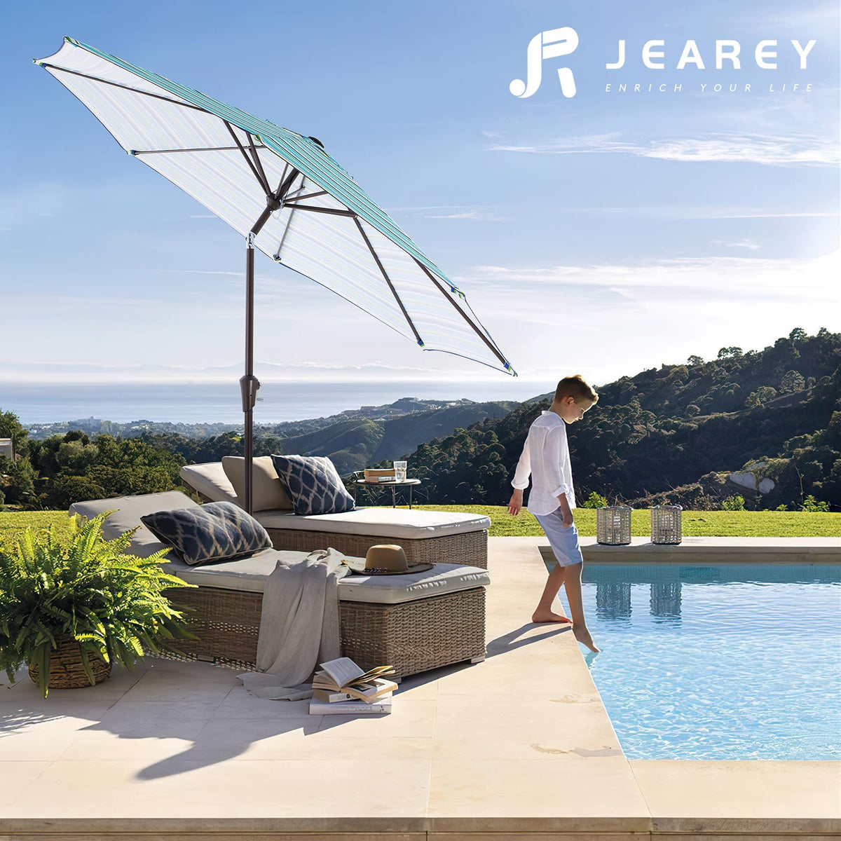 JEAREY water- and UV-resistant fabric keeps canopy looking fresh longer.