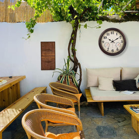 JENLYSTIME large numerals offer quick time reading from a distance.