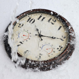 JENLYSTIME silent sweep clock keeps peaceful time on your porch or garden.