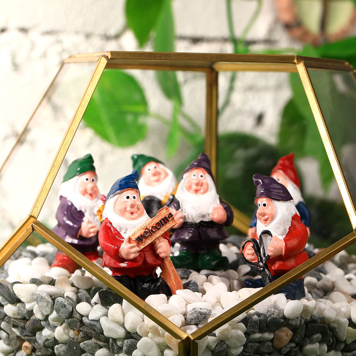 Jetec mini gnome with shovel sparks garden storytelling and character.