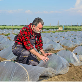 Jetec PVC pipe clips secure netting and shade fabrics, durable grip for long-term use.