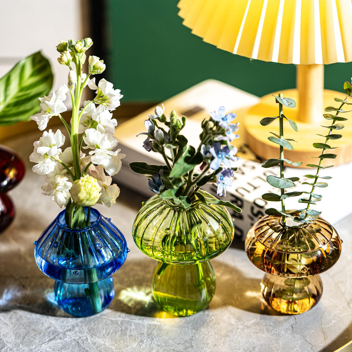 JGKYLDZ mushroom vases feature a stable base to prevent tipping.