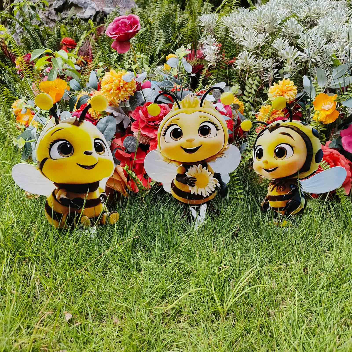 JGZTJXNK Bee Garden Stake 5 brightens pots and container displays.