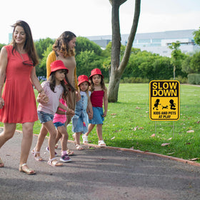 JIAMING Yard Play Area Sign marks safe play zones
