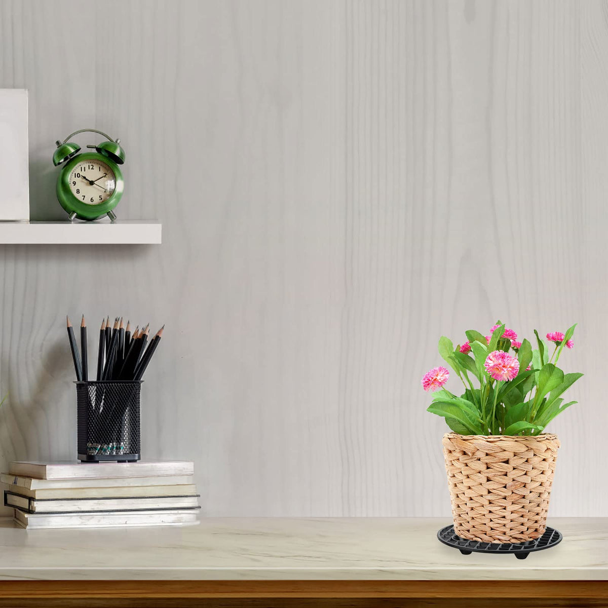 JiaUfmi four-pack black plant risers offer versatile setup options.