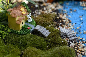 Jinshining mini lighthouse water well bridge figurines create charming water-edge scenes.