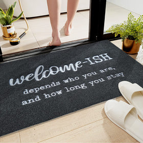 JJUUYOU easy-care mat cleans quickly for busy households at entryways.