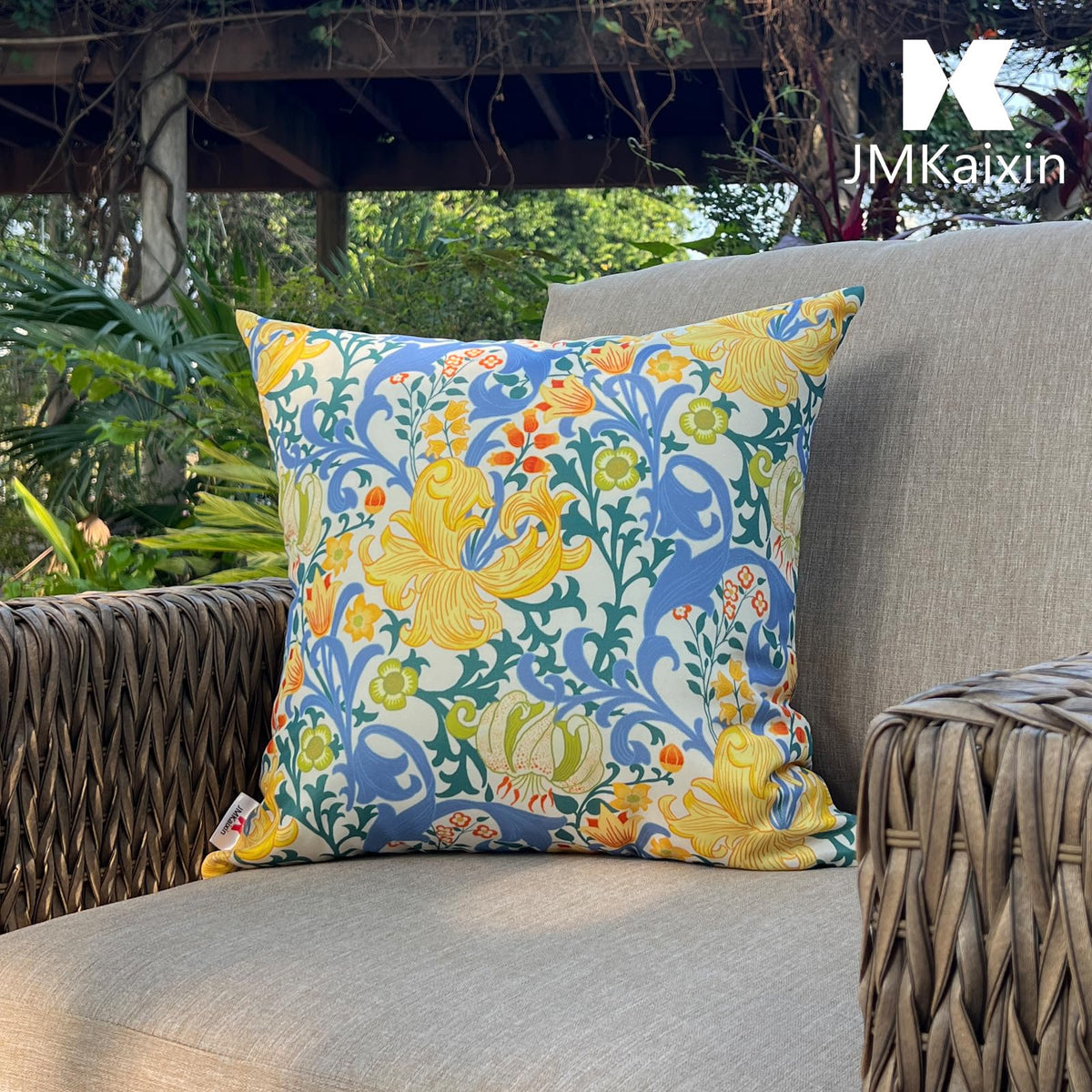 JMKaixin upgraded retro-pattern pillow offers unique style.