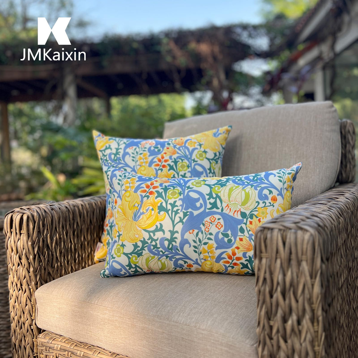 JMKaixin versatile indoor-outdoor pillow for cozy, stylish spaces.