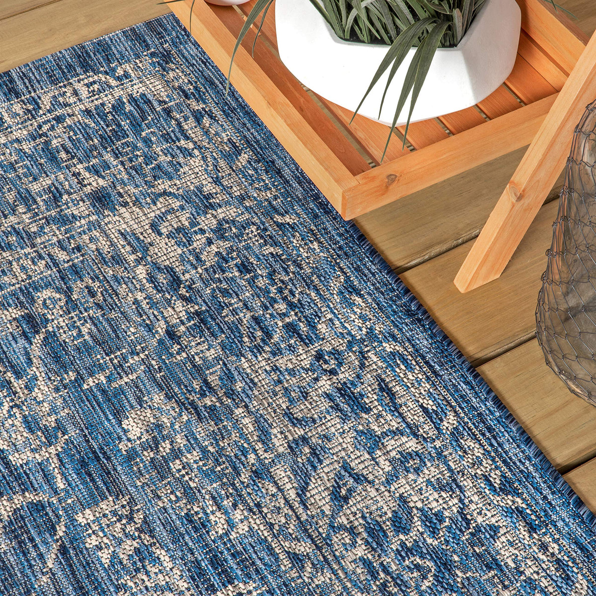 Jonathan Y Weave Floral rug easy cleaning when you mist and rinse with a hose.