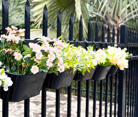 Joyfernal 2 Pack hanging planter on fence with detachable hook for easy hanging