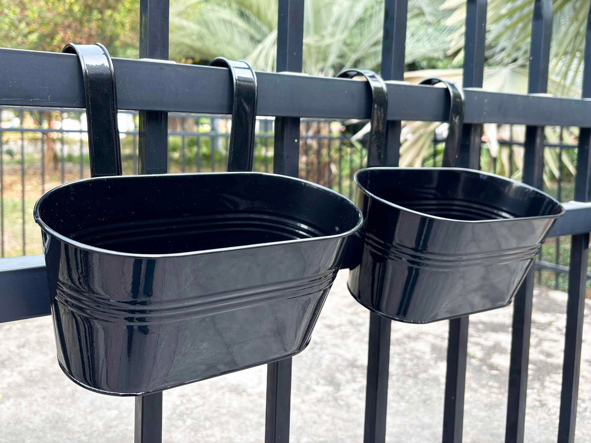 Joyfernal porch decor planter helps maximize limited outdoor space.