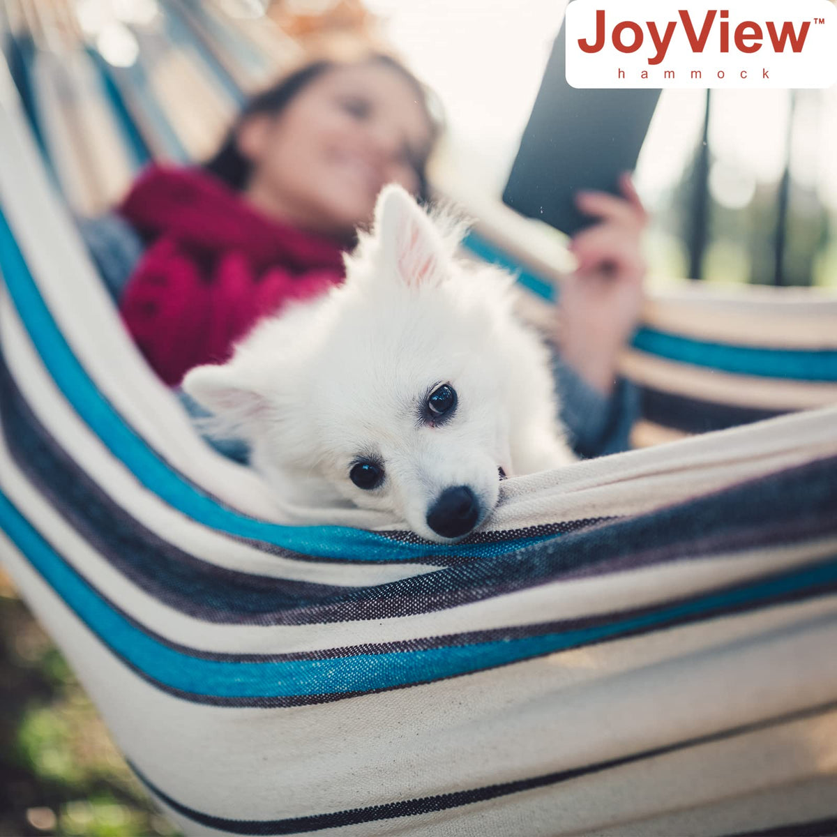 JoyView breathable cotton/polyester fabric provides soft, durable lounging material.