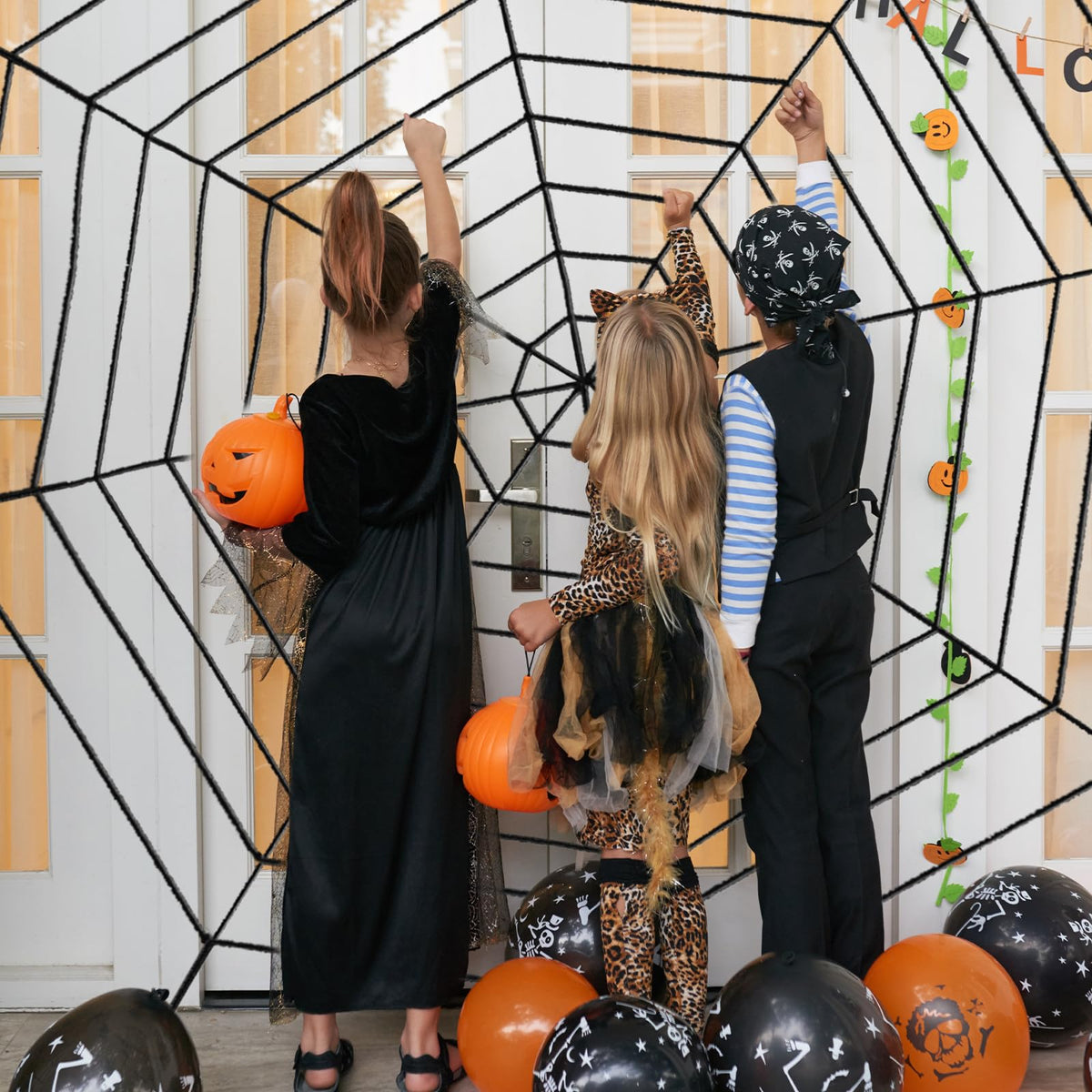 Jremreo spider web ideal for Halloween, haunted houses, and parties