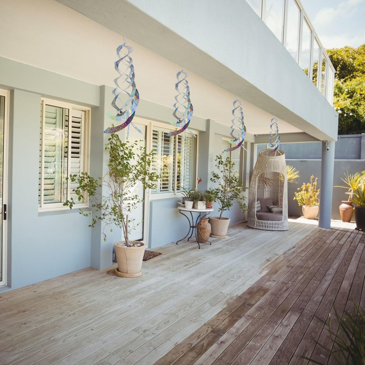 Jremreo reflective garden decor doubles as playful outdoor ornament.