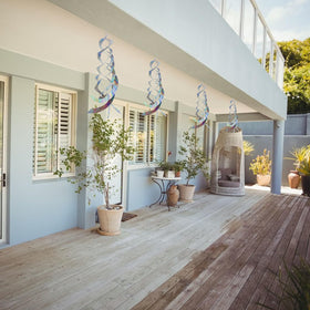 Jremreo reflective garden decor doubles as playful outdoor ornament.
