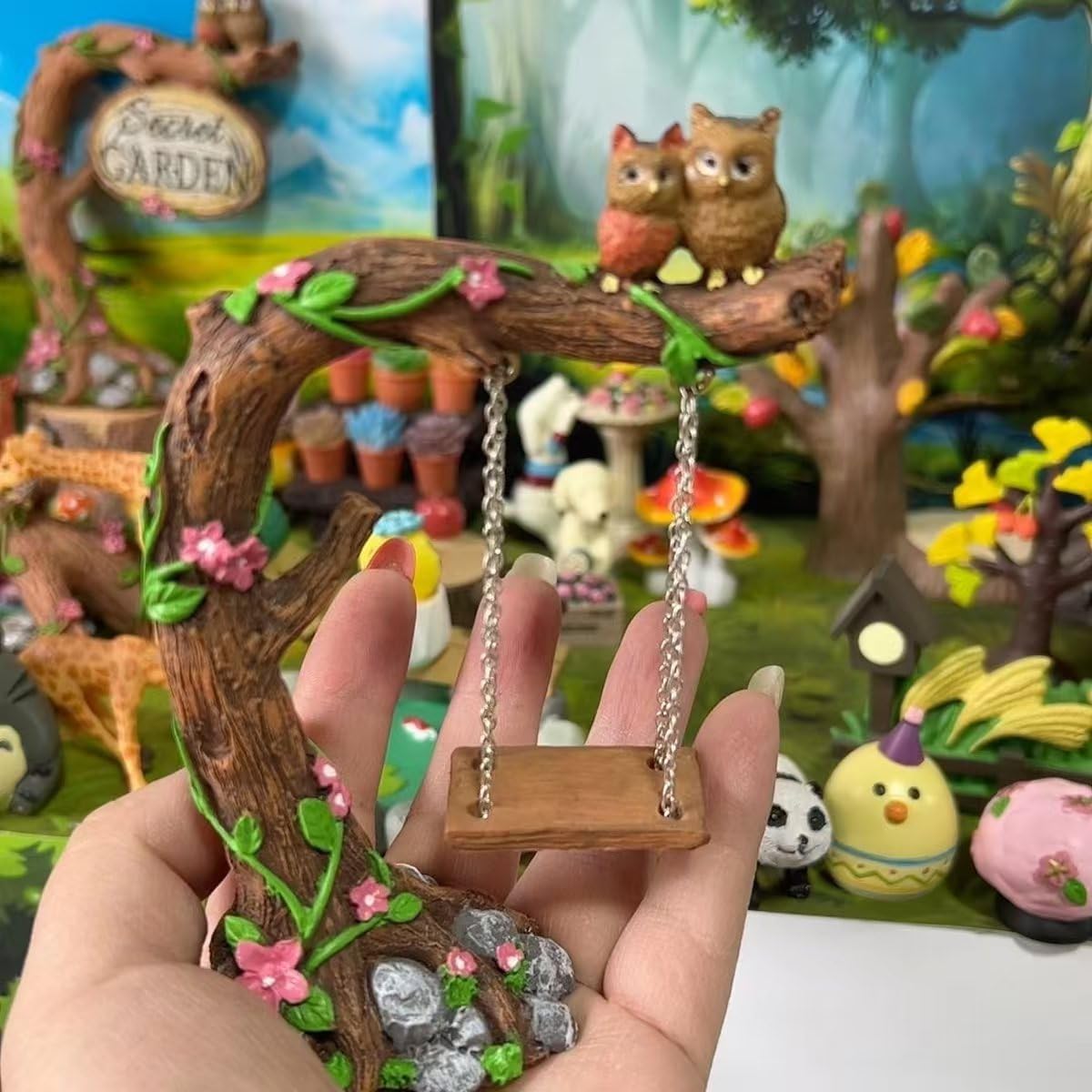 Julang climbing toy encourages movement and exploration within the terrarium