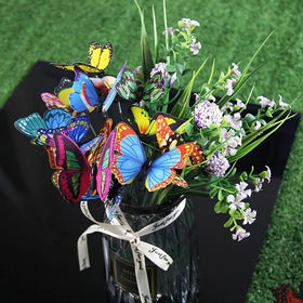 Jupengmg bendable stakes create dynamic, natural-looking garden displays.