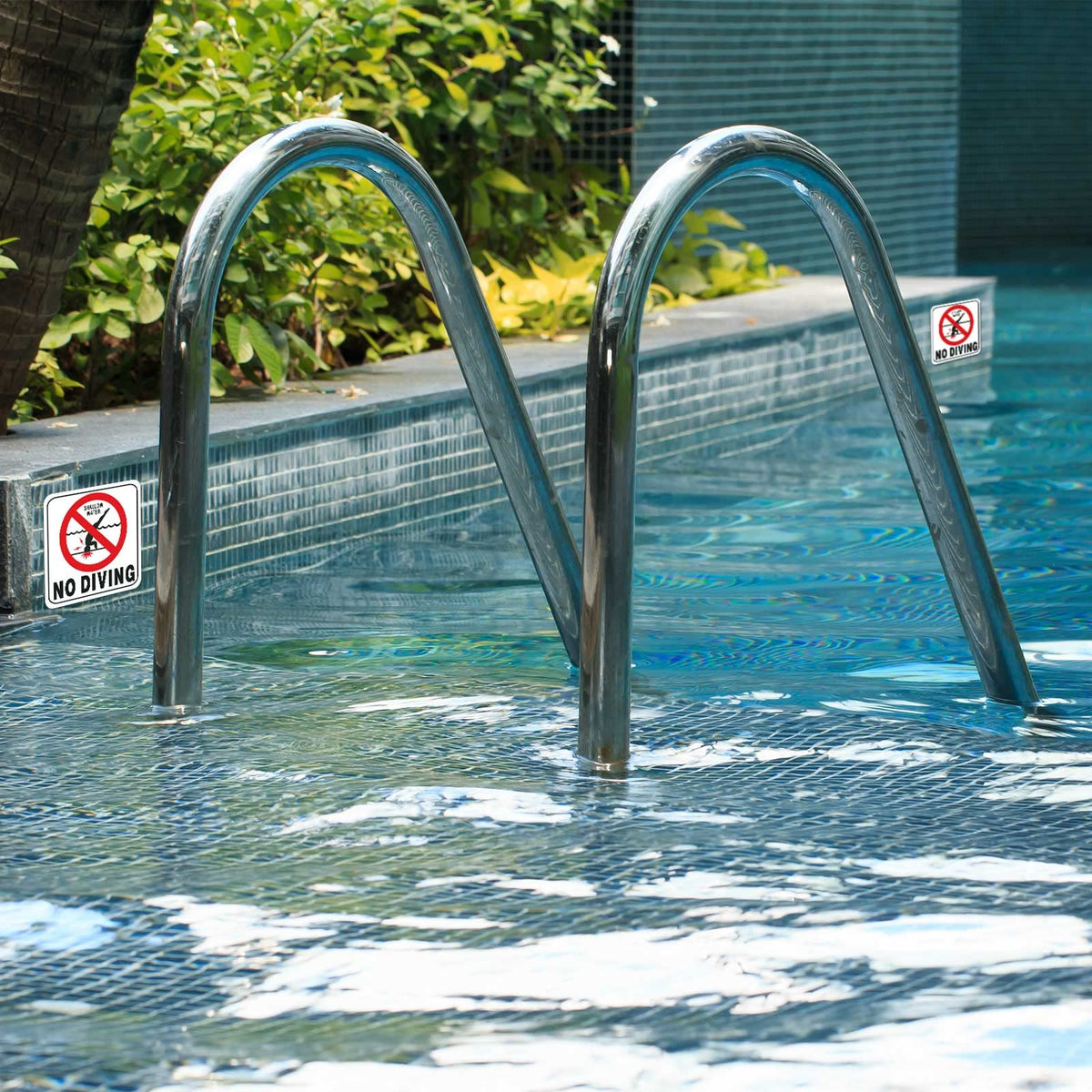 Jutom outdoor pool decor sign adds clear notices.