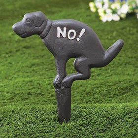 JUXYES black decorative yard stake adds subtle outdoor accent.